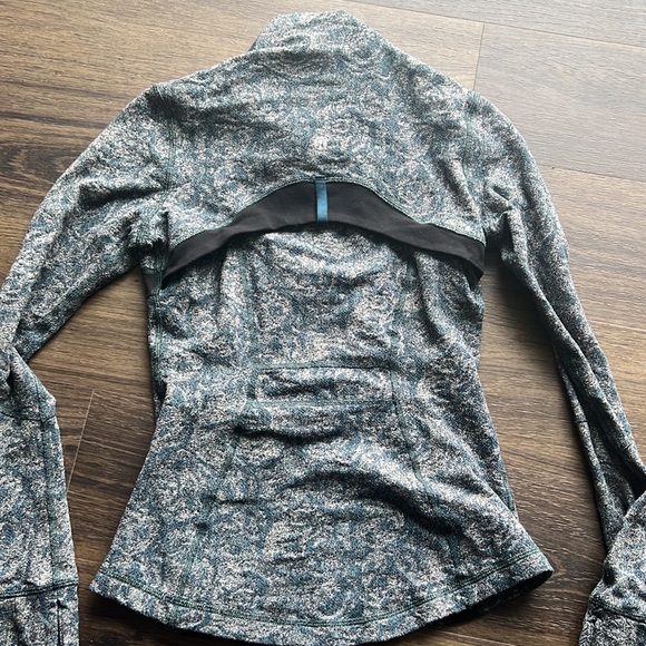 Lululemon Define Jacket - Picture 6 of 8